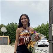 Sono una studentessa universitaria che offre lezioni di inglese per grandi e piccini, fino al programma scolastico delle scuole superiori.